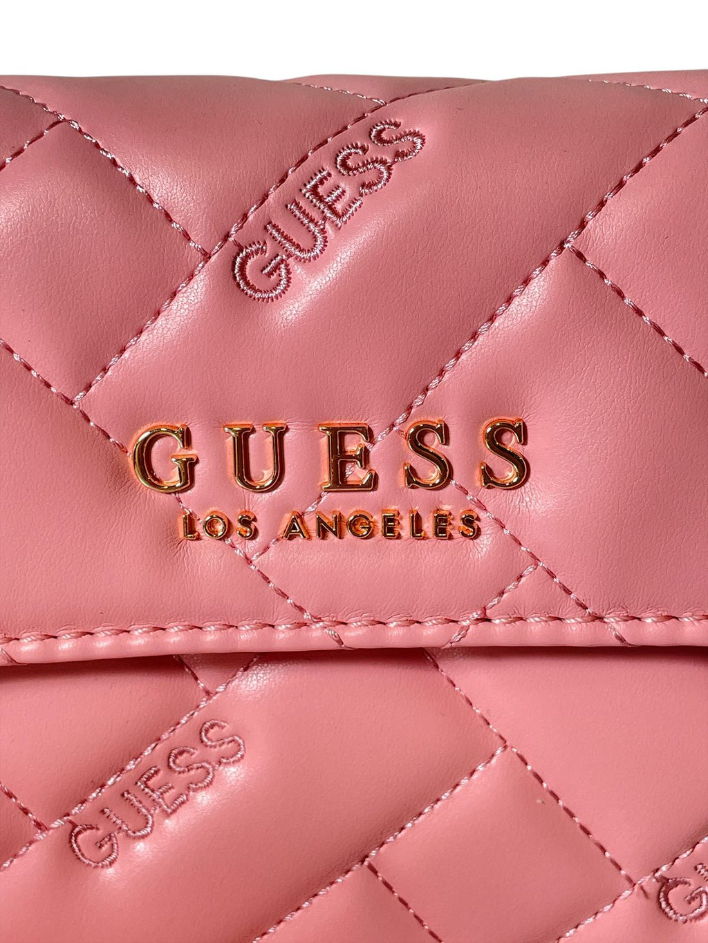 Bolsa Clutch GUESS Acolchada Rosa o Negra con Cadena Dorada – Estilo y Glamour Compacto